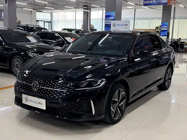 VOLKSWAGEN LAVIDA 2023