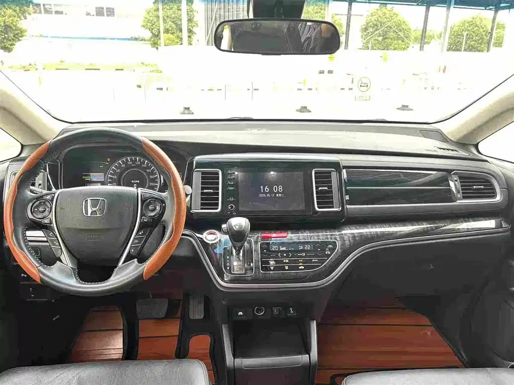 Honda Elysion 2019 2.0L Hybrid Luxury Edition фото 9