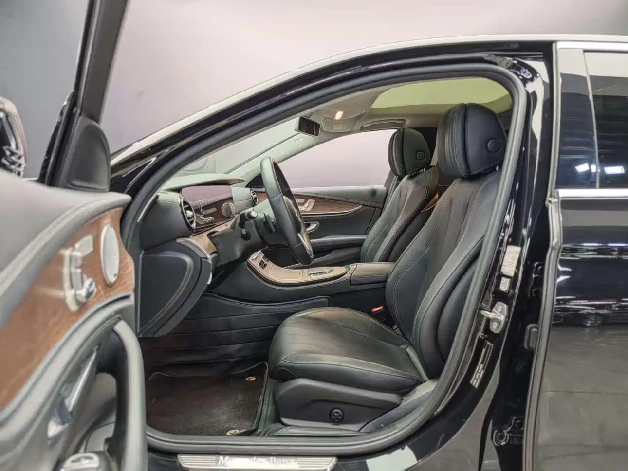 Mercedes-Benz E-Class 2020 E 300 L Luxury Model фото 7