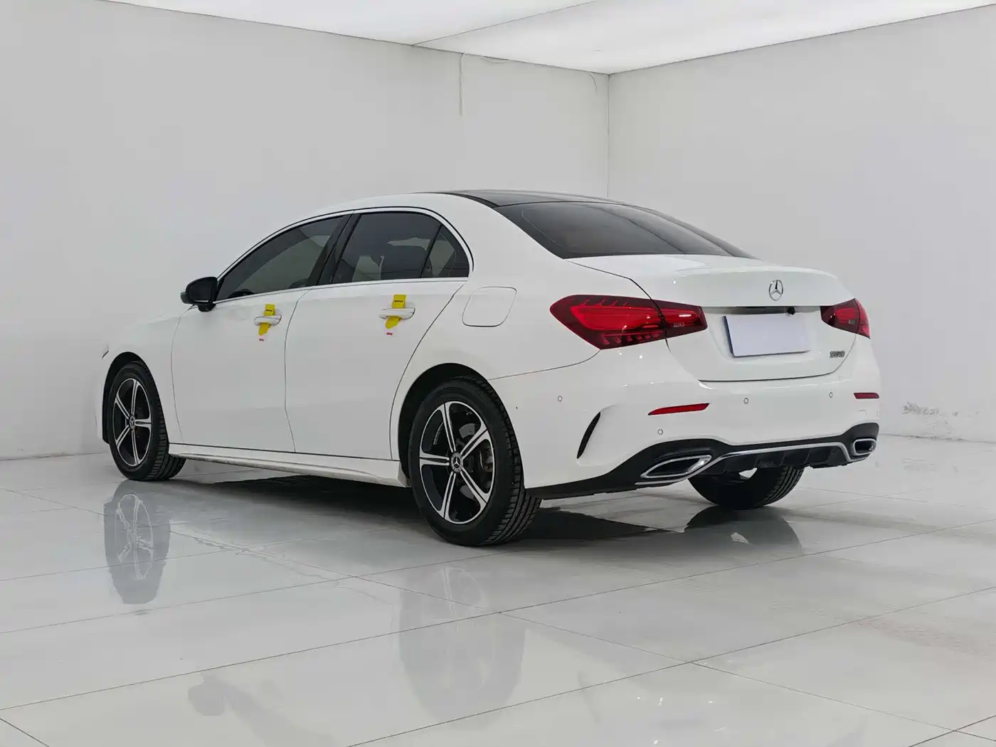Mercedes-Benz A-Class 2023 A 200 L Fashion фото 4