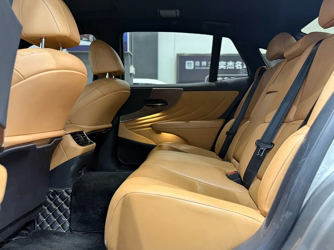 Lexus LS 2021 500h Excellence Edition фото 5