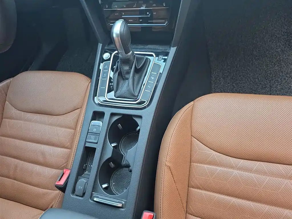 Volkswagen FAW-Volkswagen CC 2021 Shooting Brake 380TSI Hunter Heart Edition фото 8