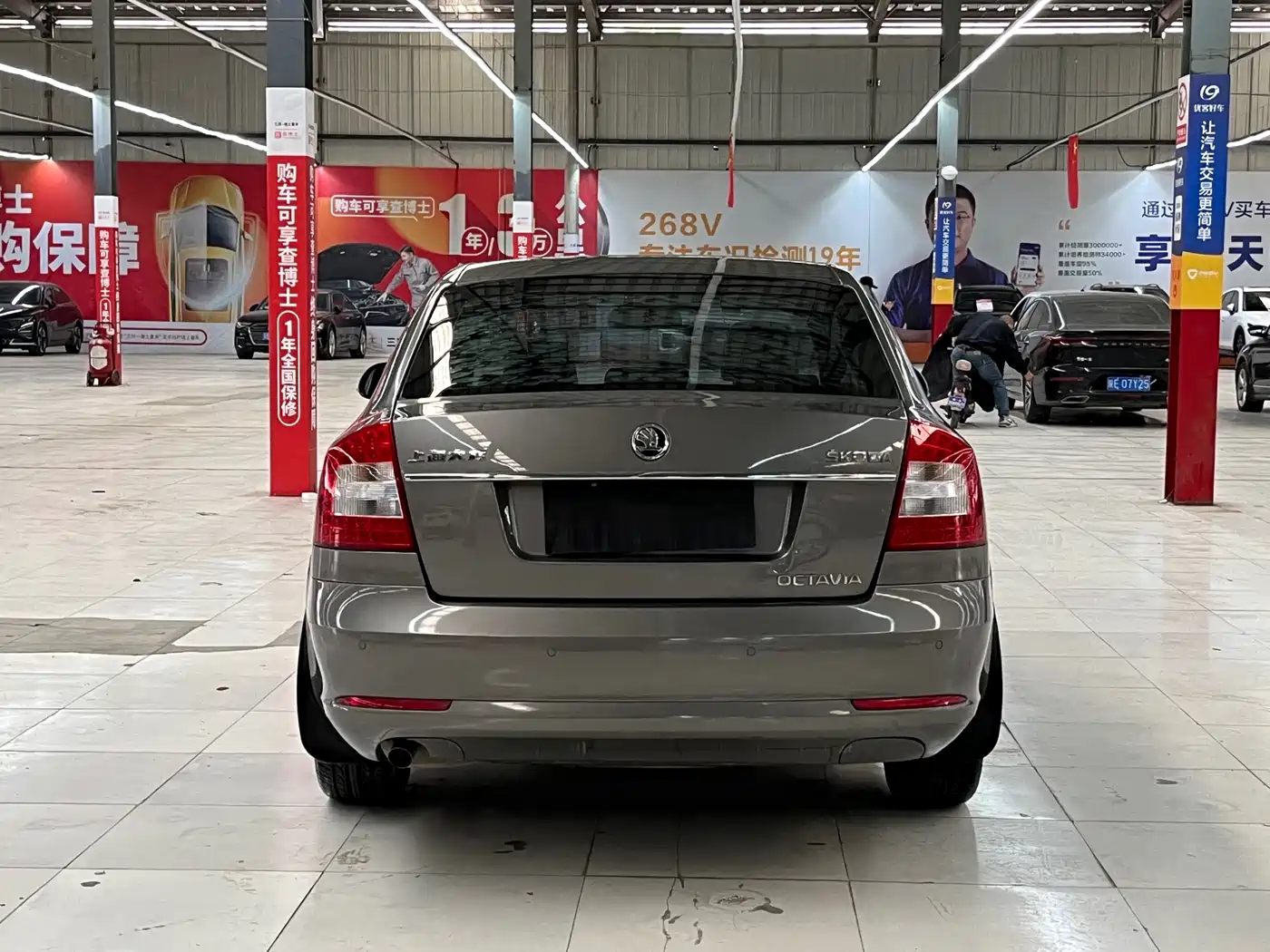 Škoda Octavia 2014 1.6L Auto Yijun Edition фото 16