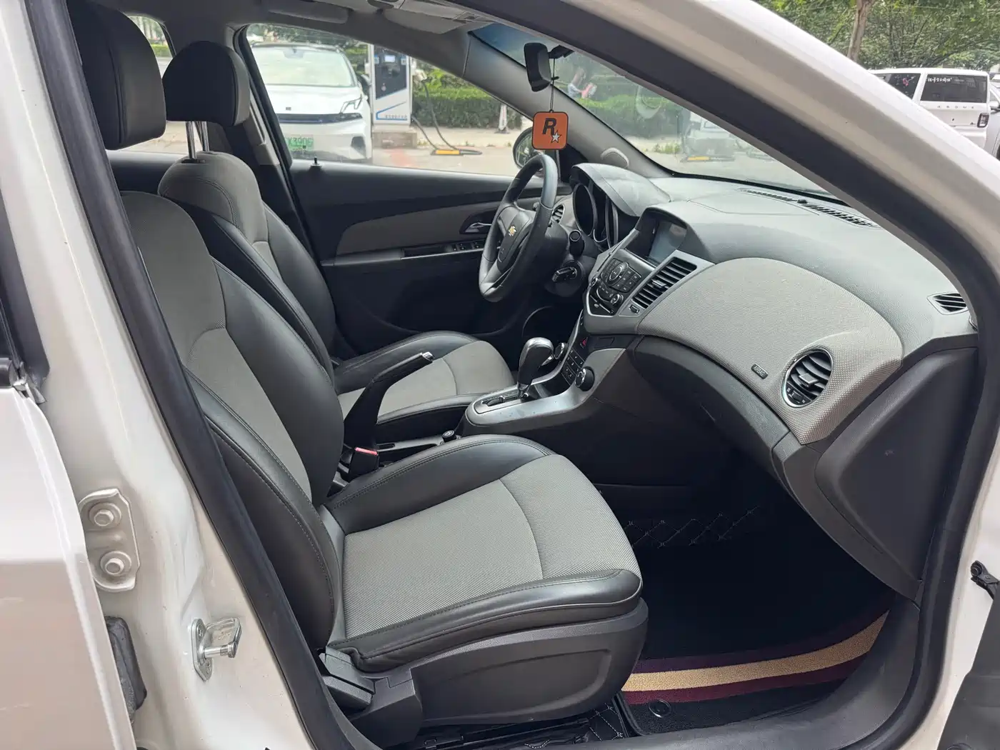 Chevrolet Cruze 2013 Model 1.6L SE AT фото 8