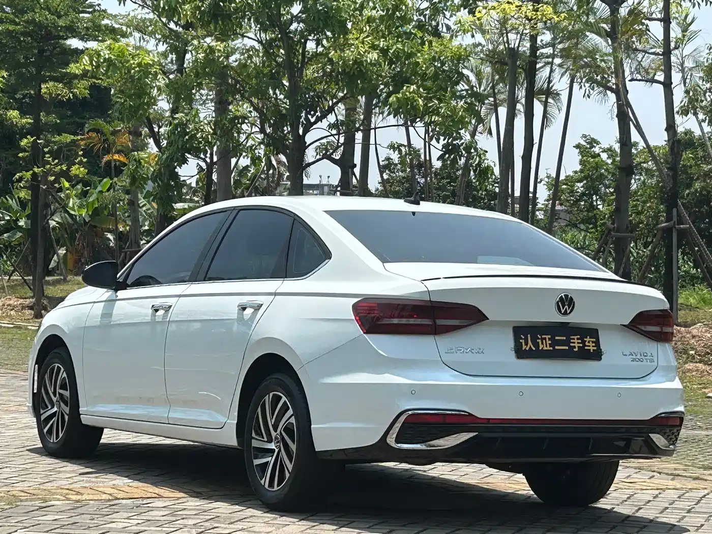 Volkswagen Lavida 2023 200TSI DSG Starlight Comfort Edition фото 5