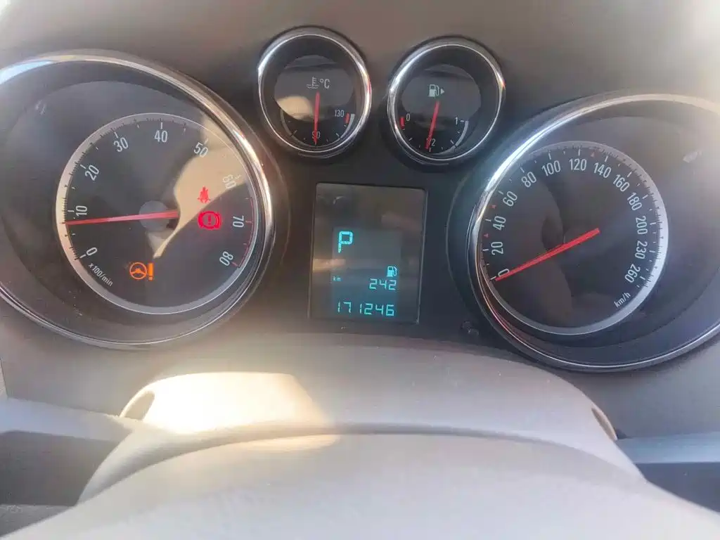 Photo 4 - Buick Excelle