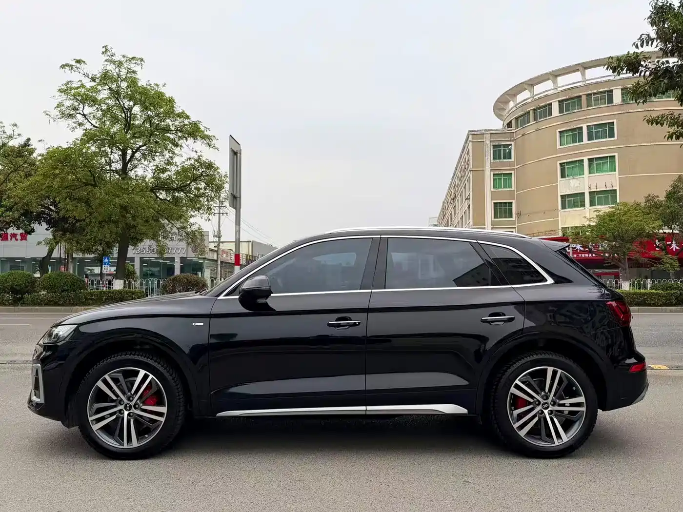 Audi Q5L 2022 40T Luxury Dynamic фото 3