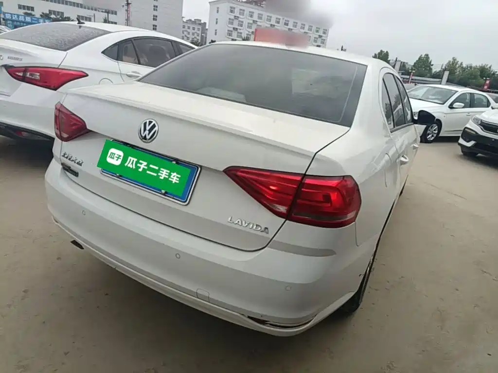 Фото 7 - Volkswagen Lavida