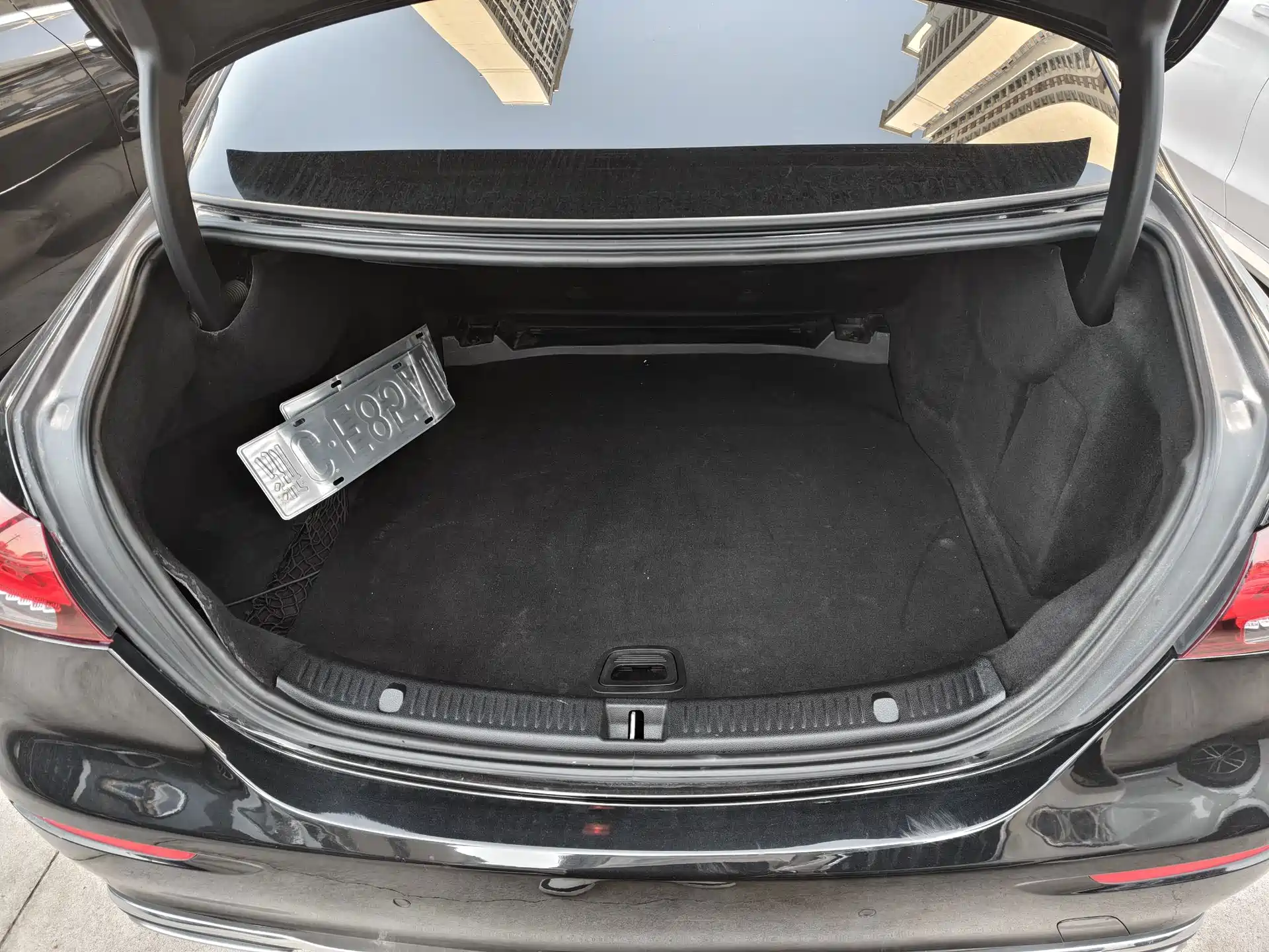 Фото 30 - Mercedes-Benz E-Class