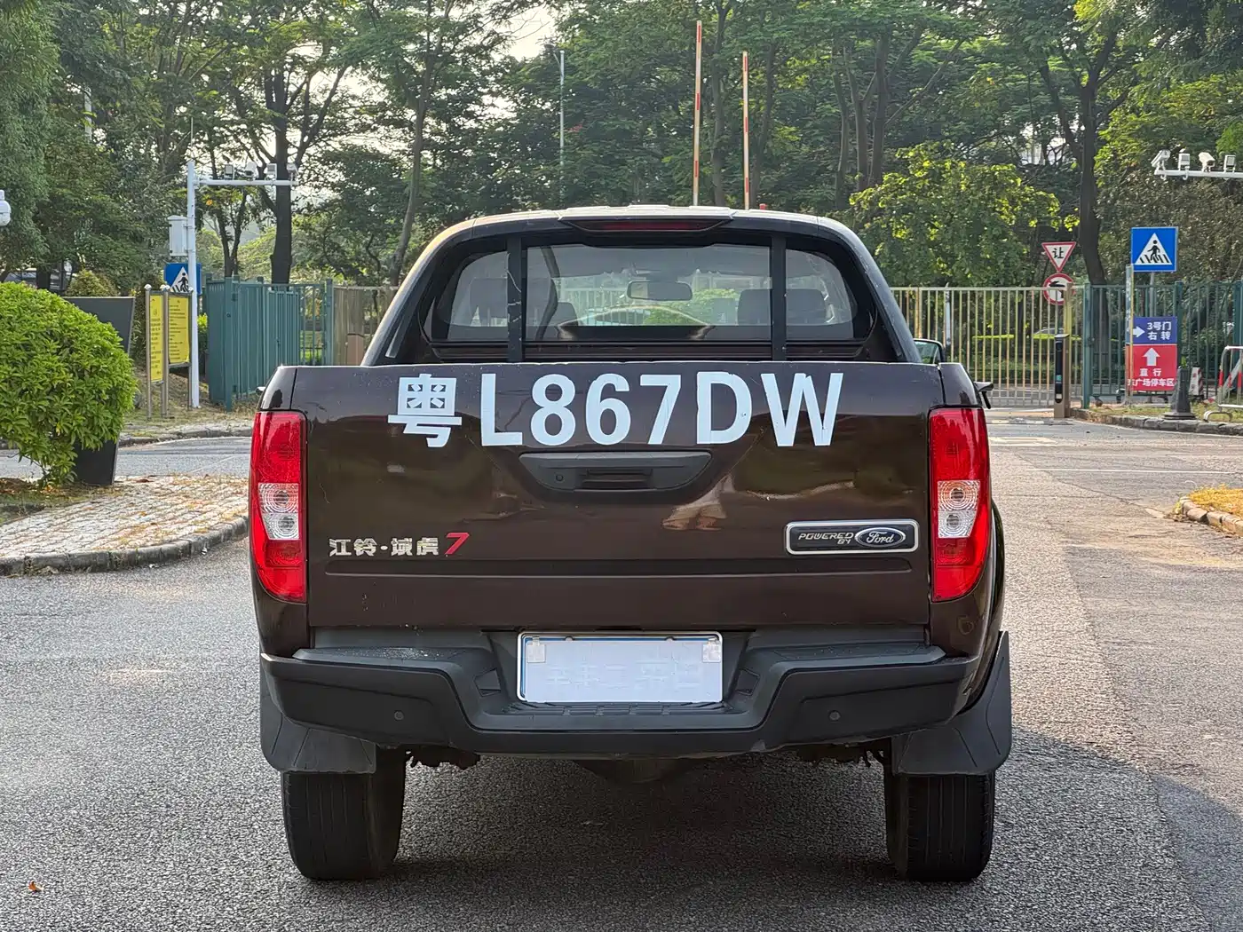Jiangling Yuhu 7 2020 2020 Model 2.0T Diesel Manual 2WD Comfort Long Wheelbase China VI JX4D20A6L
