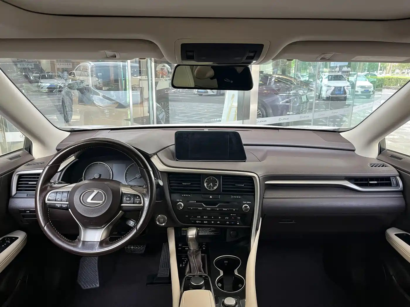 Фото 3 - Lexus RX