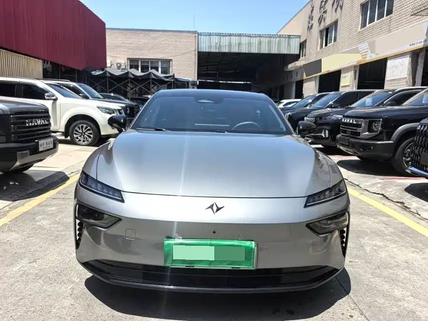 Фото 2 - Dongfeng Yipai eπ007