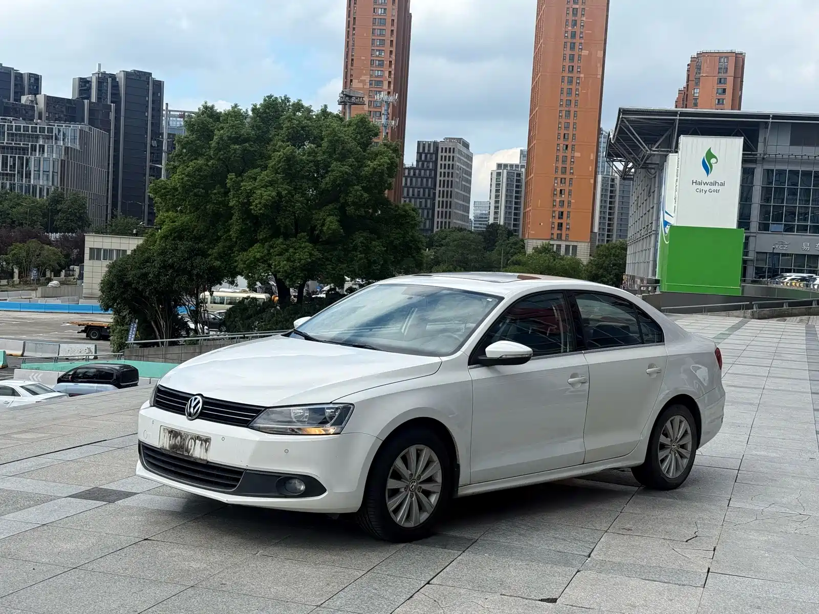Photo 1 - Volkswagen Sagitar
