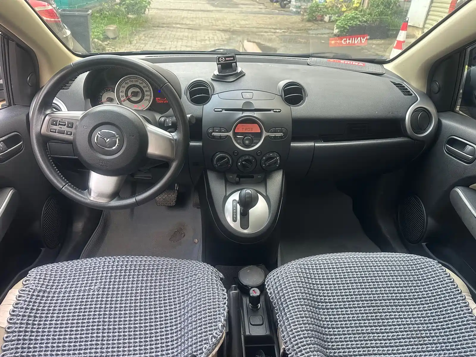 Фото 8 - Mazda 2