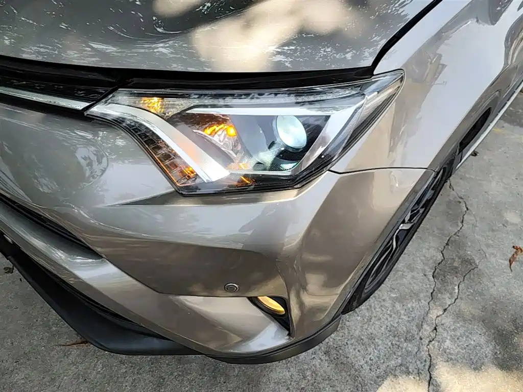 Toyota RAV4 Rongfang 2016 2.0L CVT 2WD Trend (China V) фото 24