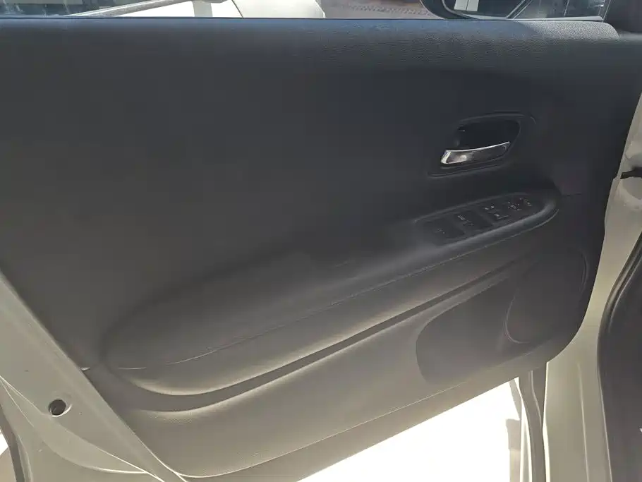 Photo 7 - Honda Vezel