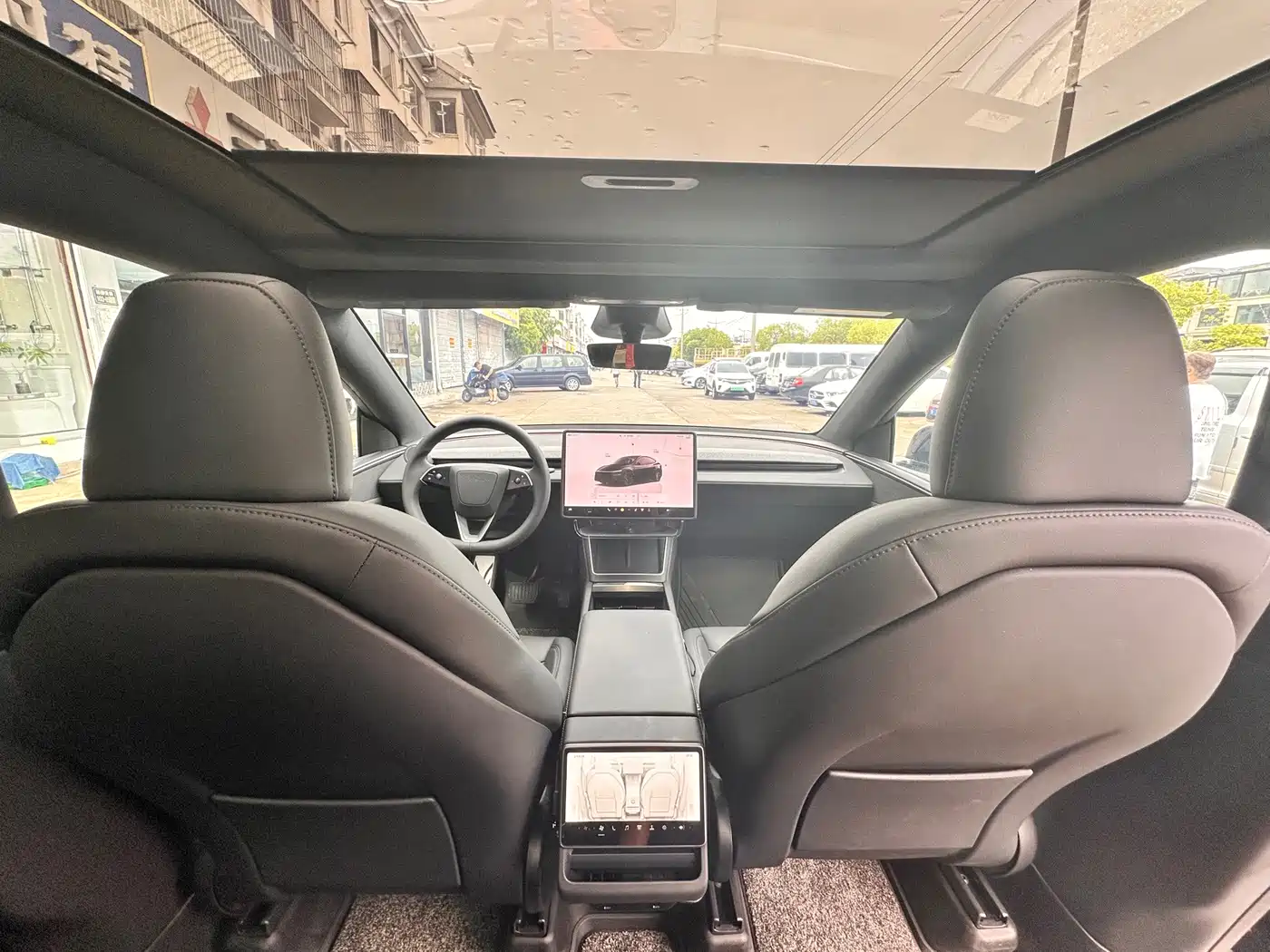 Фото 9 - Tesla Model Y
