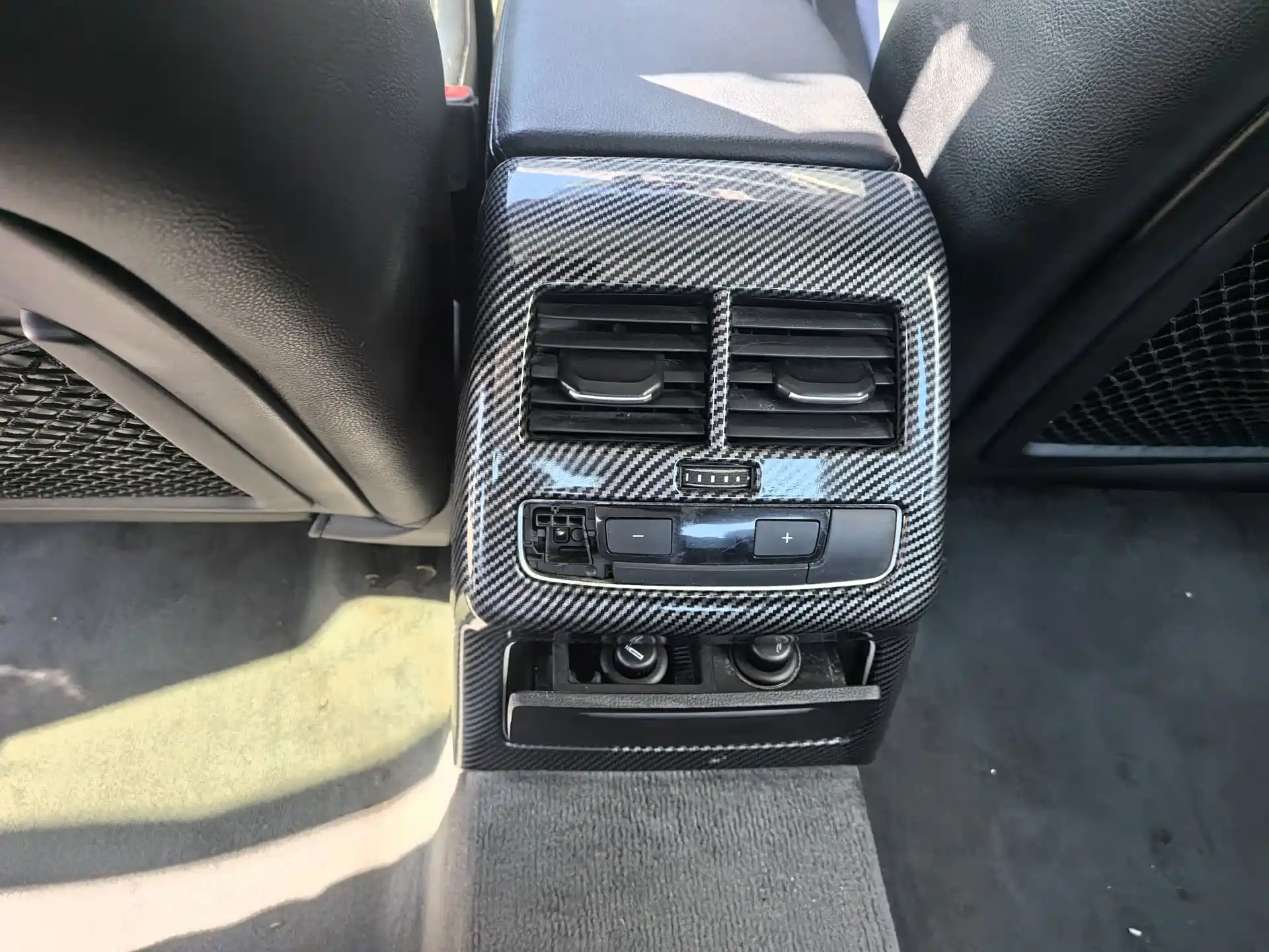 Photo 18 - Audi A4L