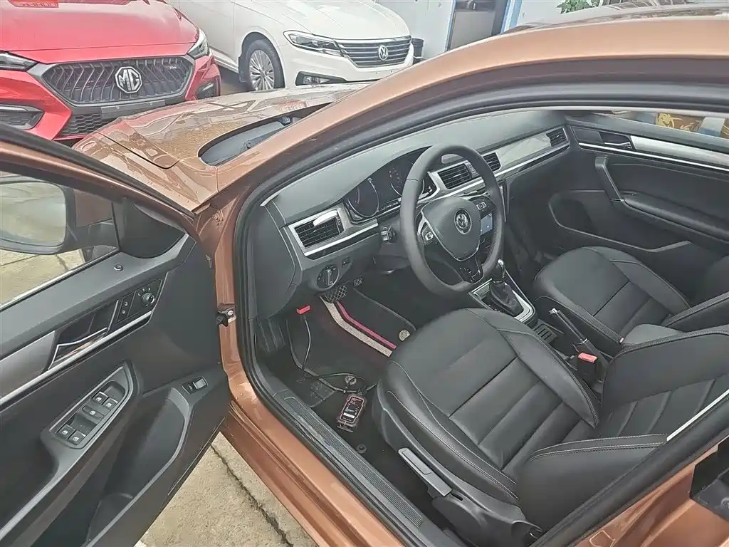 Volkswagen Bora 2018 1.5L Automatic Comfort фото 12