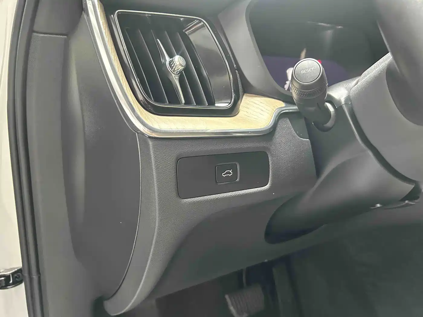 Volvo XC60 2025 2026 B5 AWD Zhiyuan Sport Edition