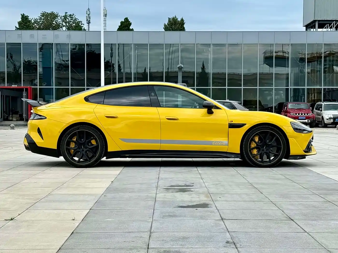 XIAOMI CAR XIAOMI SU7 ULTRA