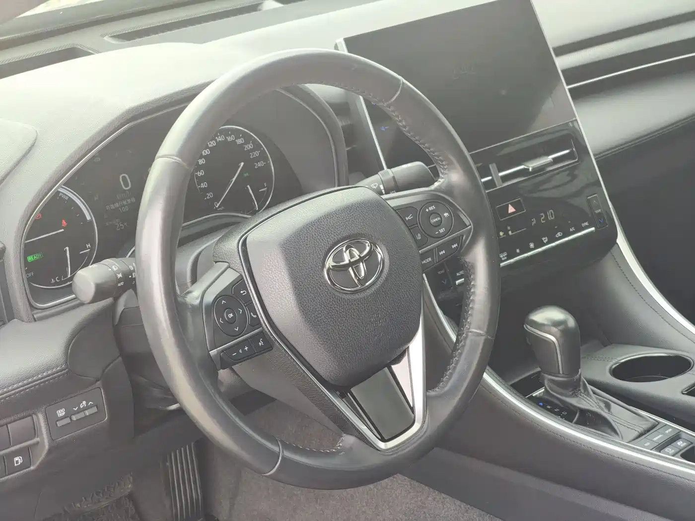Toyota Avalon 2022 Hybrid 2.5L Luxury Edition фото 14