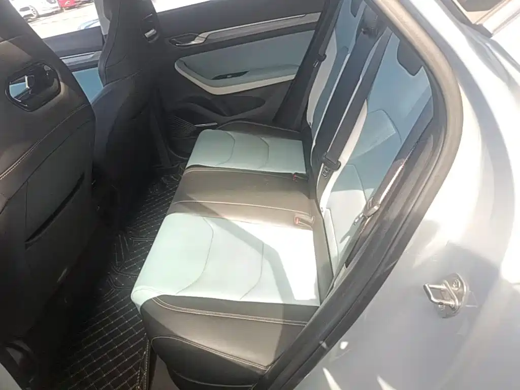 Photo 17 - Geely Emgrand S