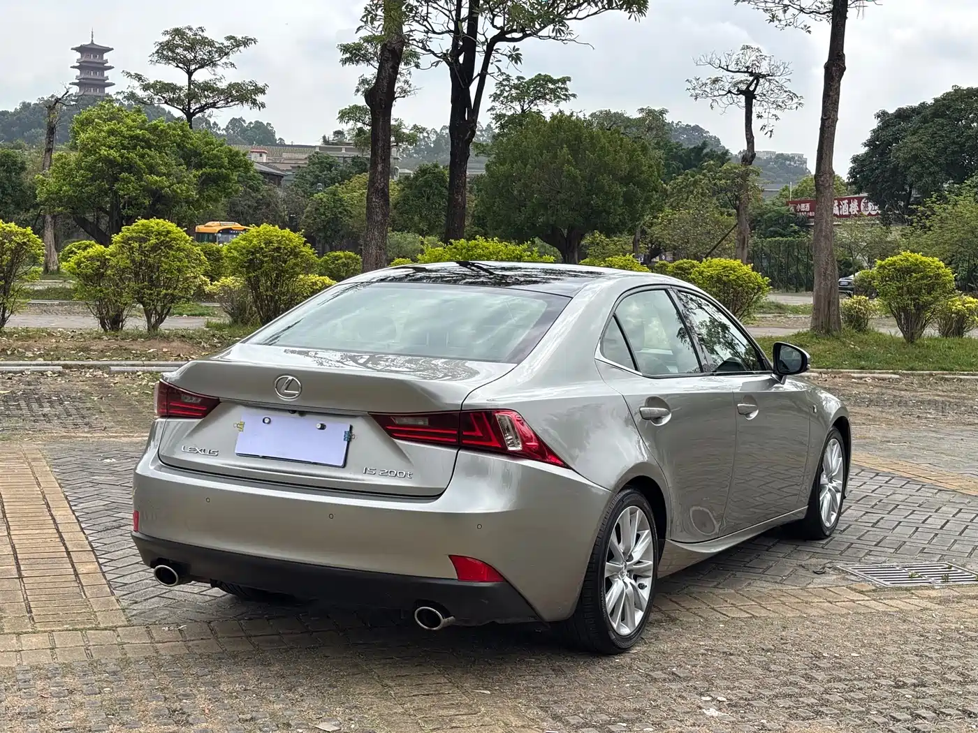 Lexus IS 2015 200t F SPORT фото 16