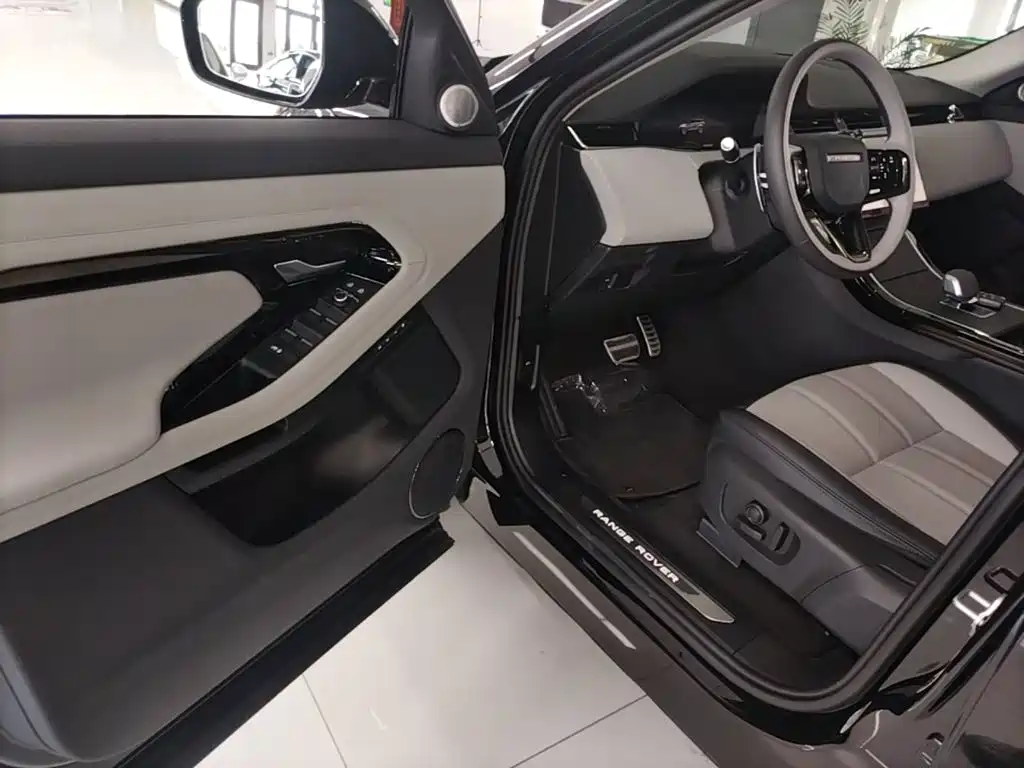Land Rover Range Rover Evoque 2026 2026 Range Rover Evoque L SE