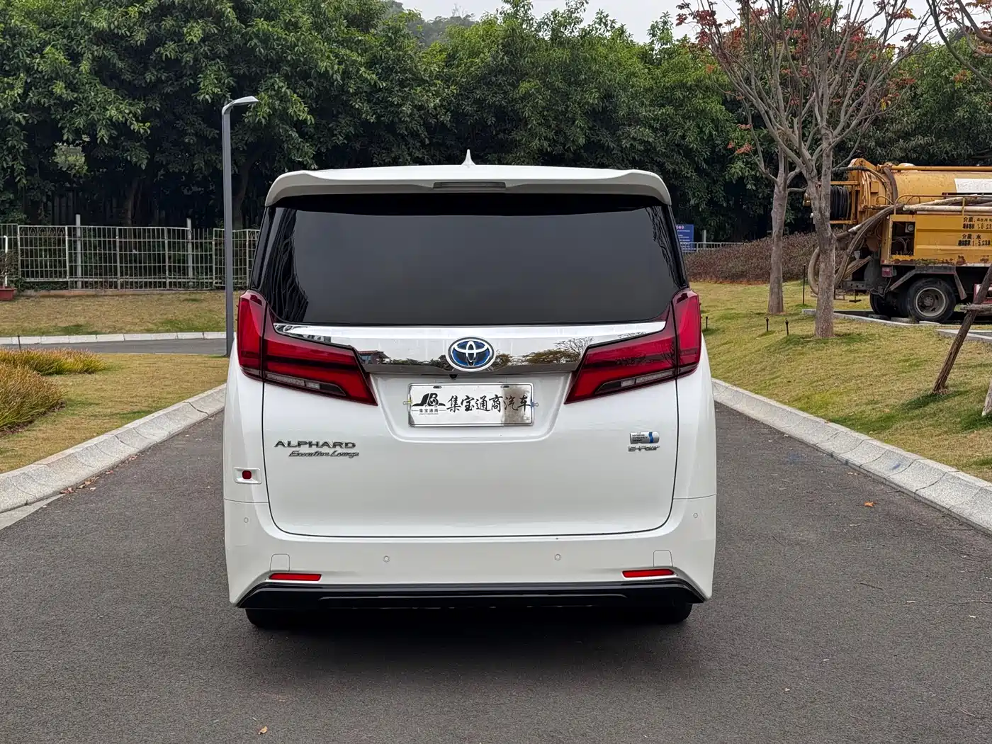 Toyota Alphard 2021 Hybrid 2.5L Premium фото 18