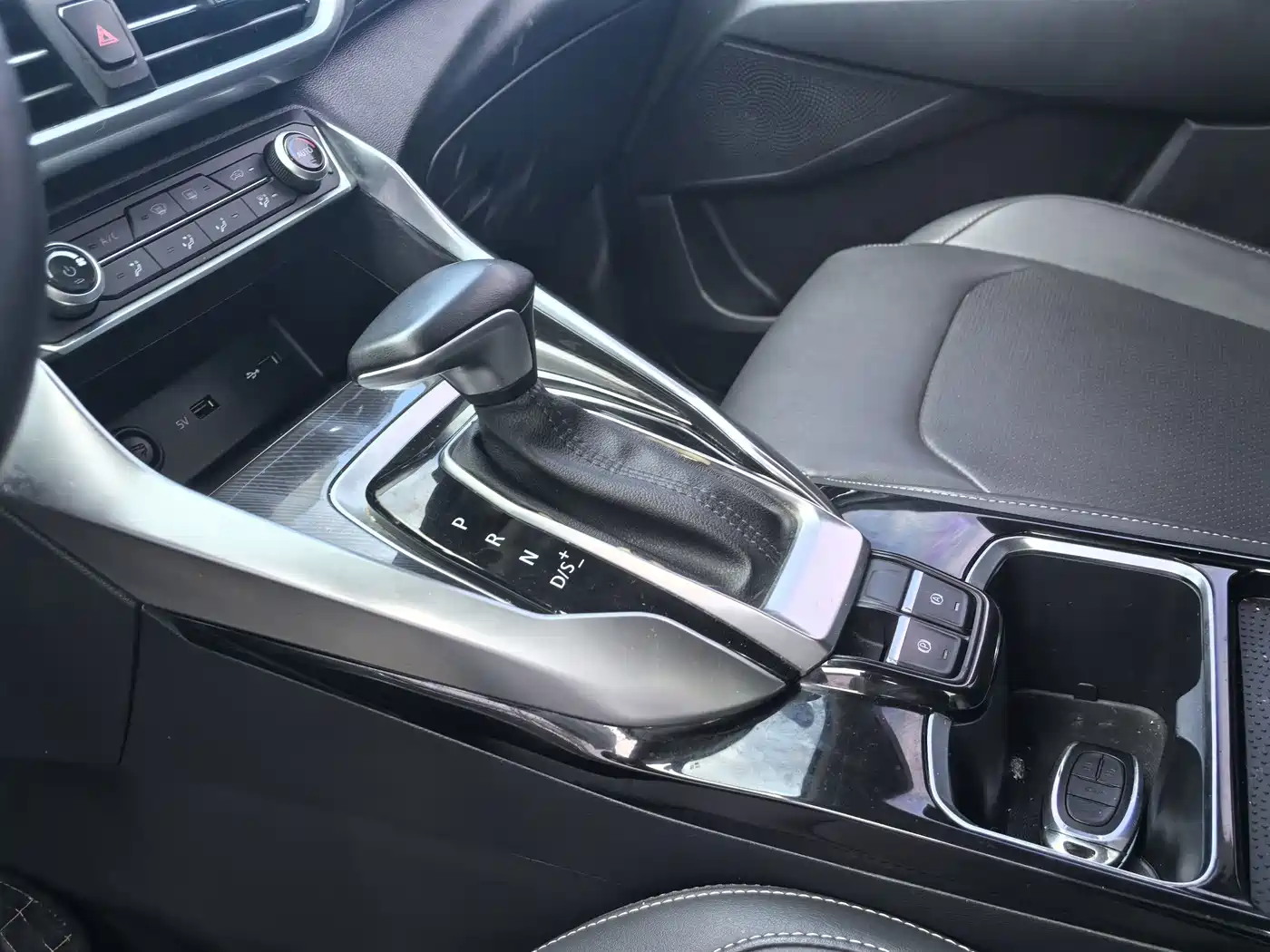 SAIC Maxus Maxus G50 2019 2019 1.5T Automatic Luxury Edition China V