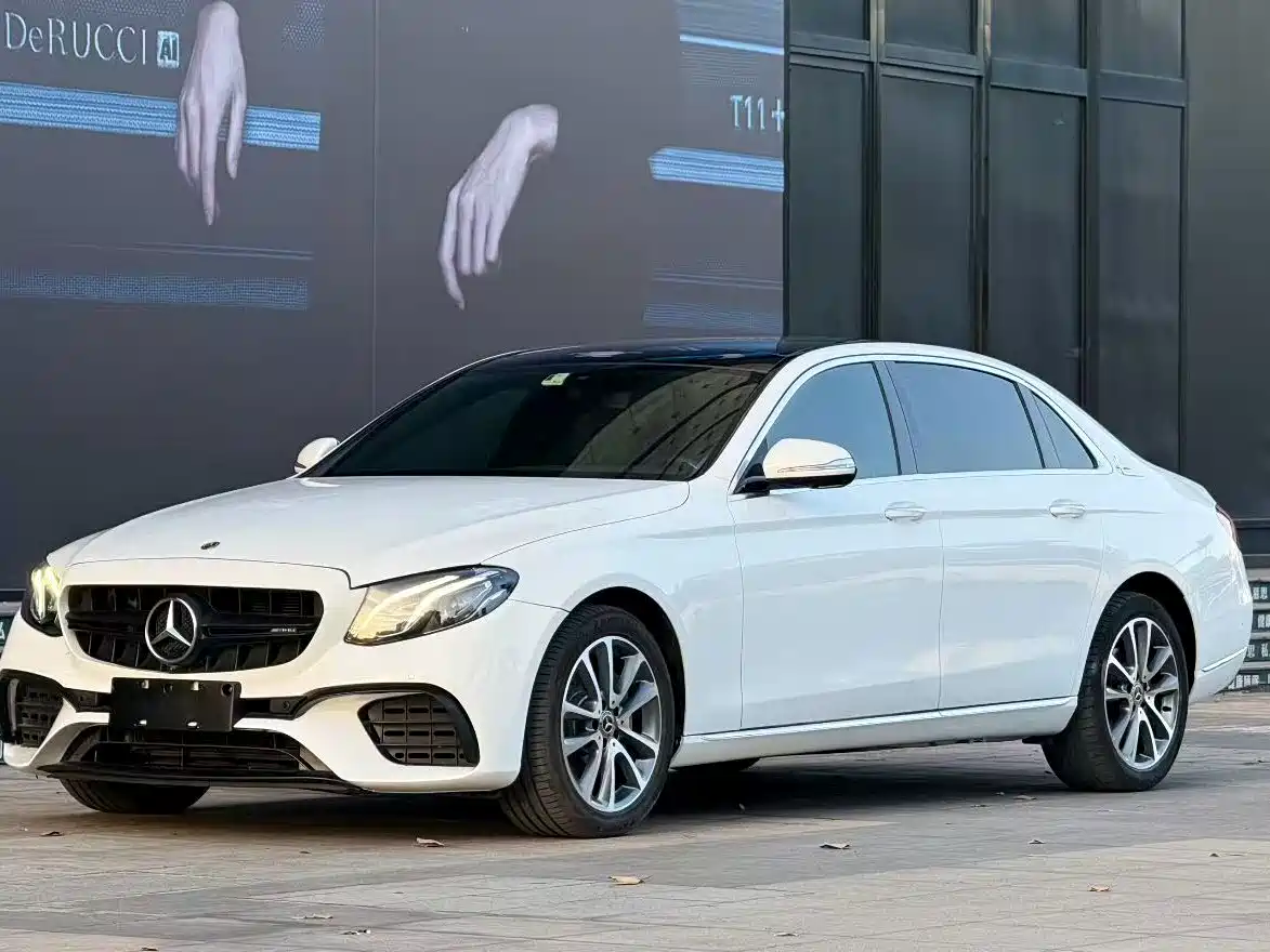 Фото 1 - Mercedes-Benz E-Class