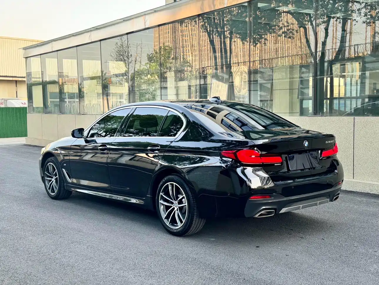 BMW 5 Series 2022 525Li M Sport Package фото 14