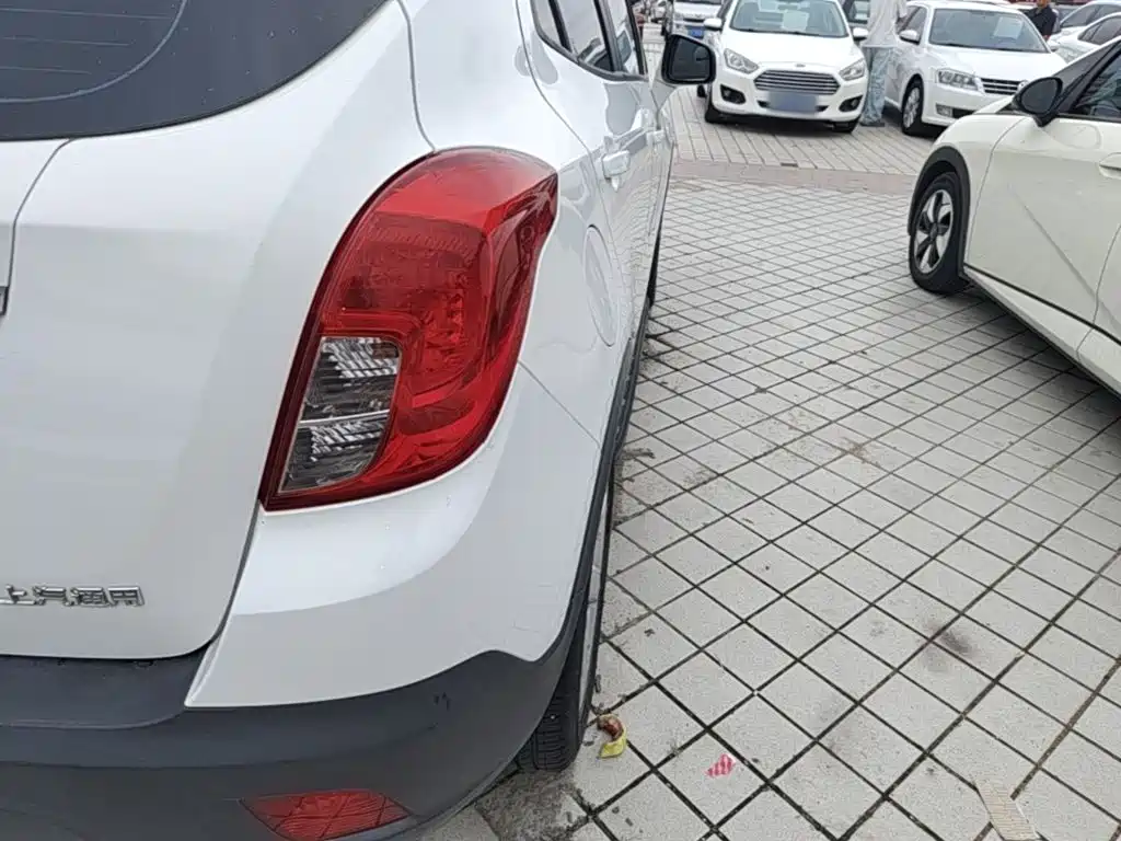 Фото 8 - Buick Encore