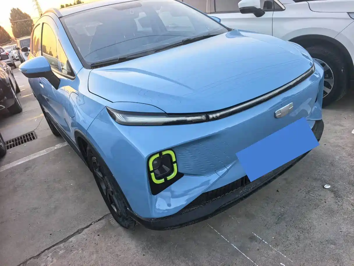 Фото 3 - Geely Geometry E Firefly