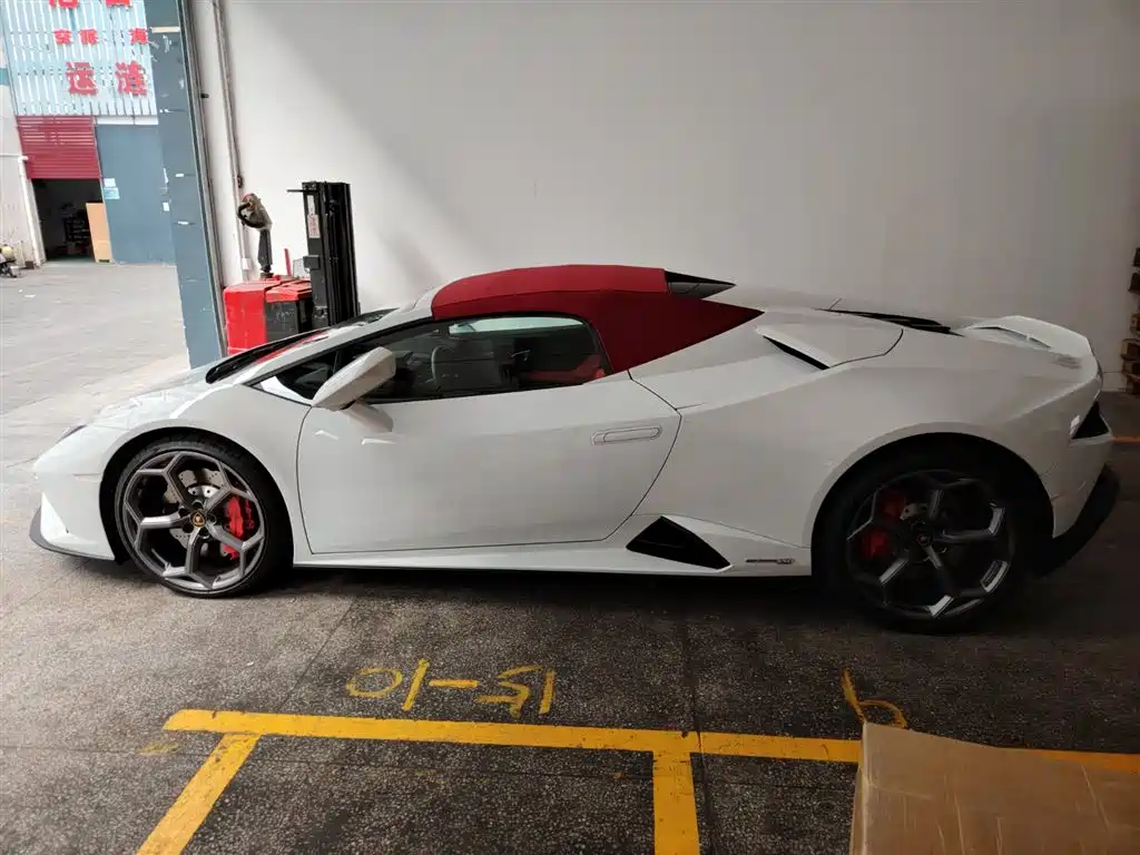 LAMBORGHINI HURACÁN