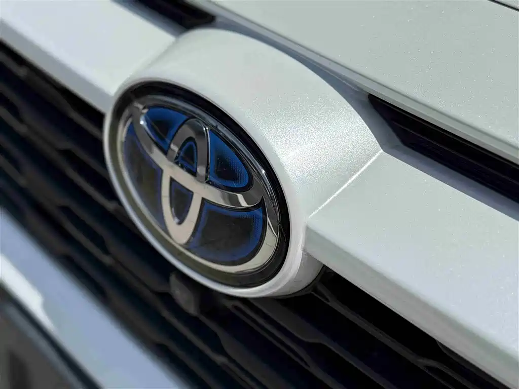 Toyota RAV4 Rongfang 2022 Hybrid 2.5L E-CVT 2WD Elite Edition фото 14