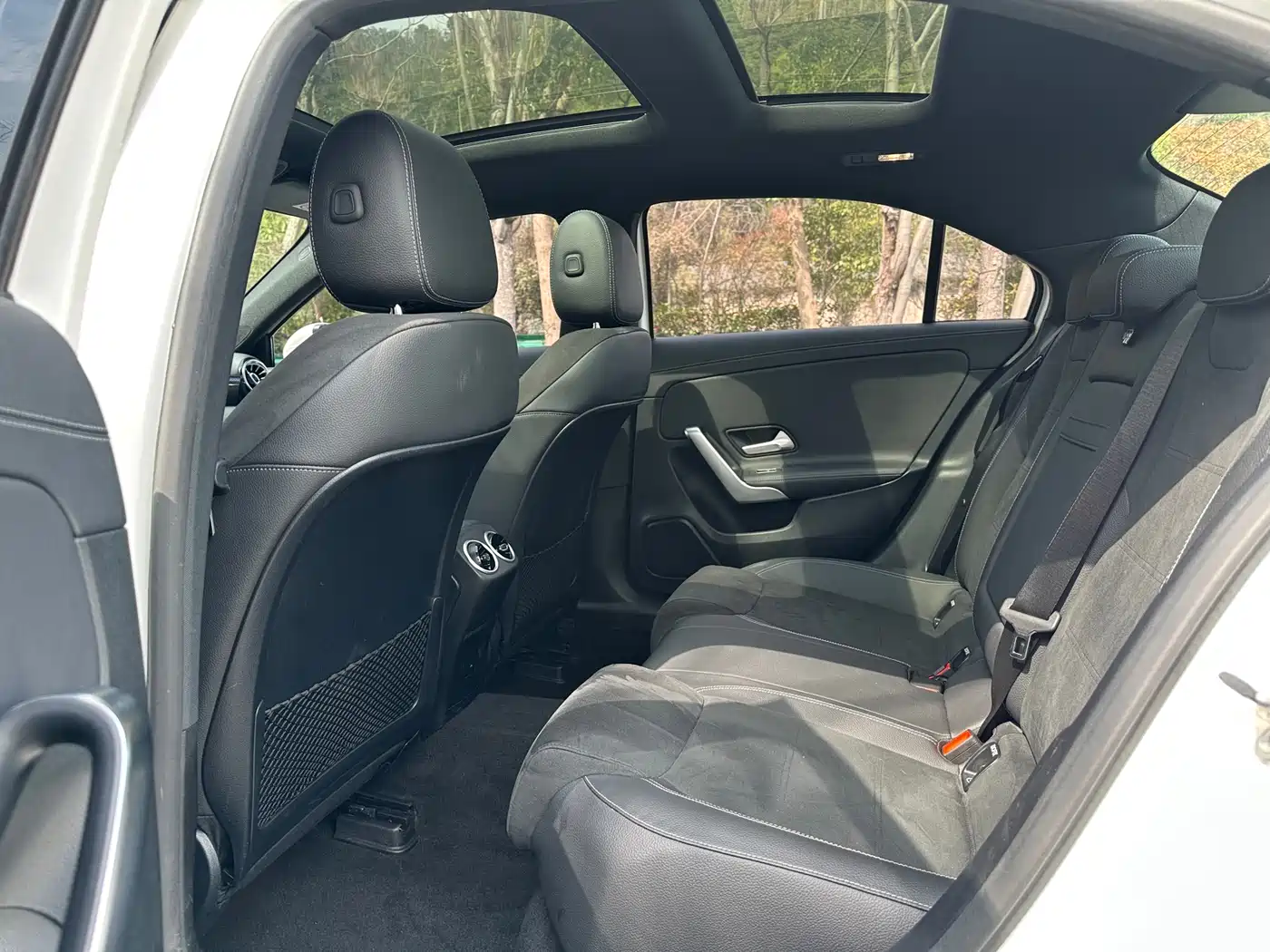 Mercedes-Benz A-Class 2021 A 200 L Sport Sedan Fashion Edition фото 10