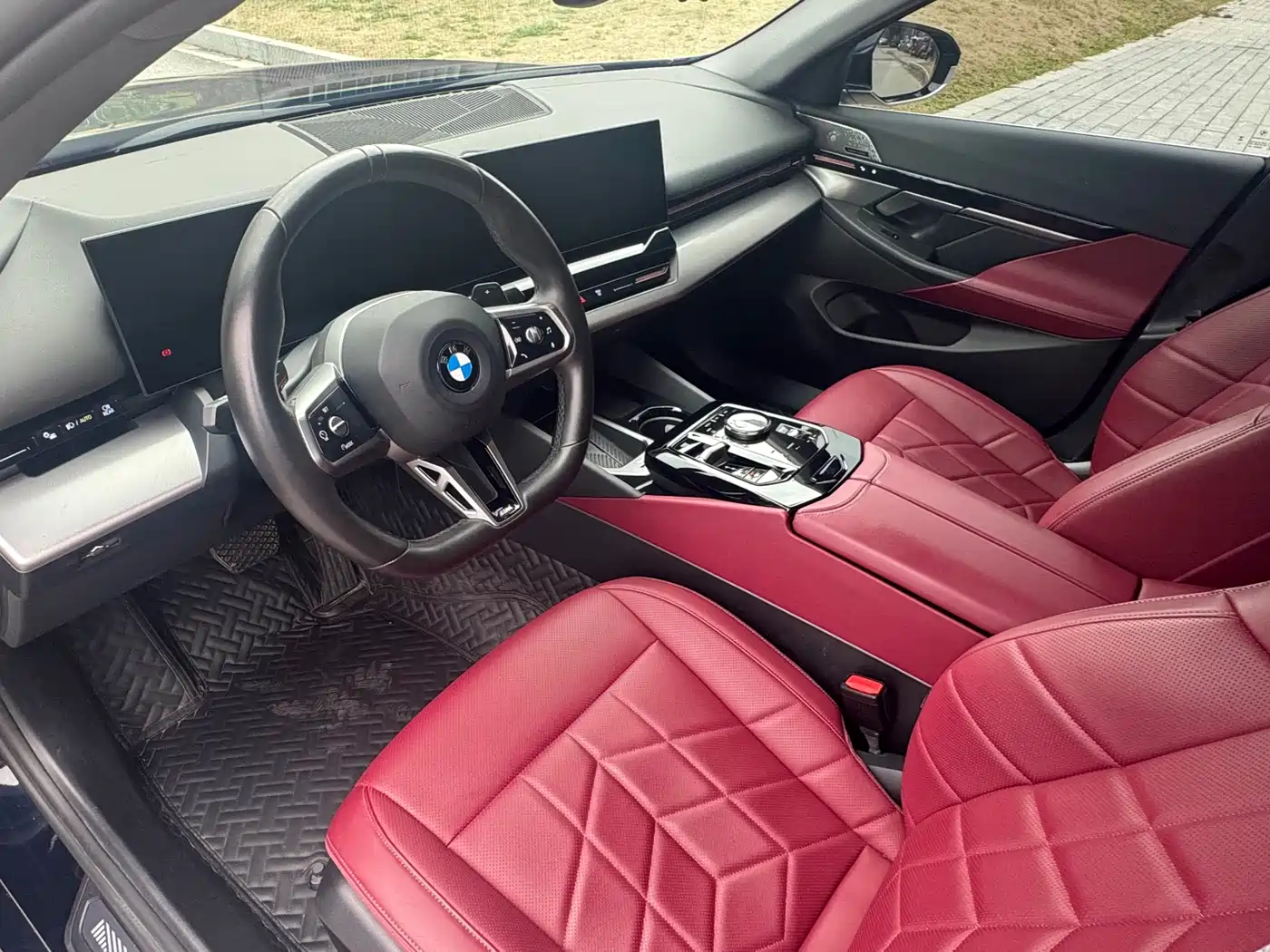 BMW 5 Series 2024 525Li M Sport Package фото 7