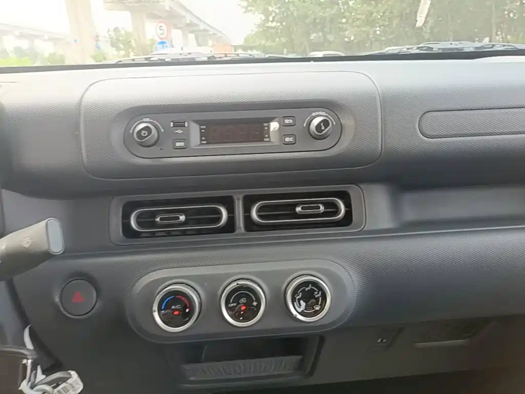 Wuling Motors Wuling Zhiguang NEV 2026 2025 Model Comfort