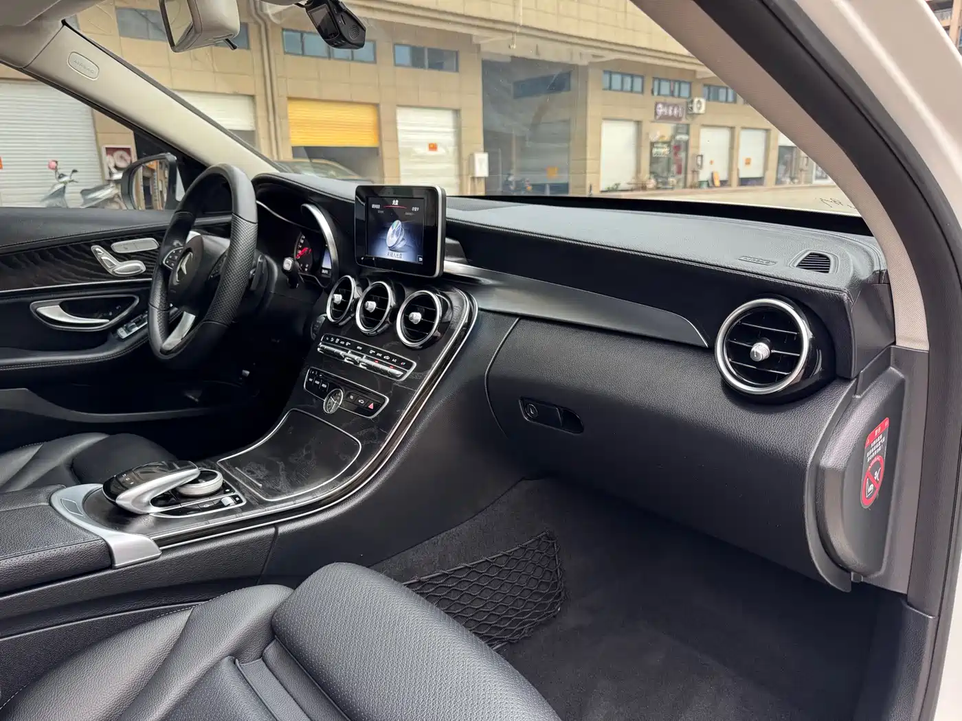 Mercedes-Benz C-Class 2016 C 200 L Sport фото 13
