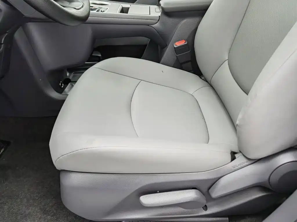 Фото 20 - Toyota Granvia