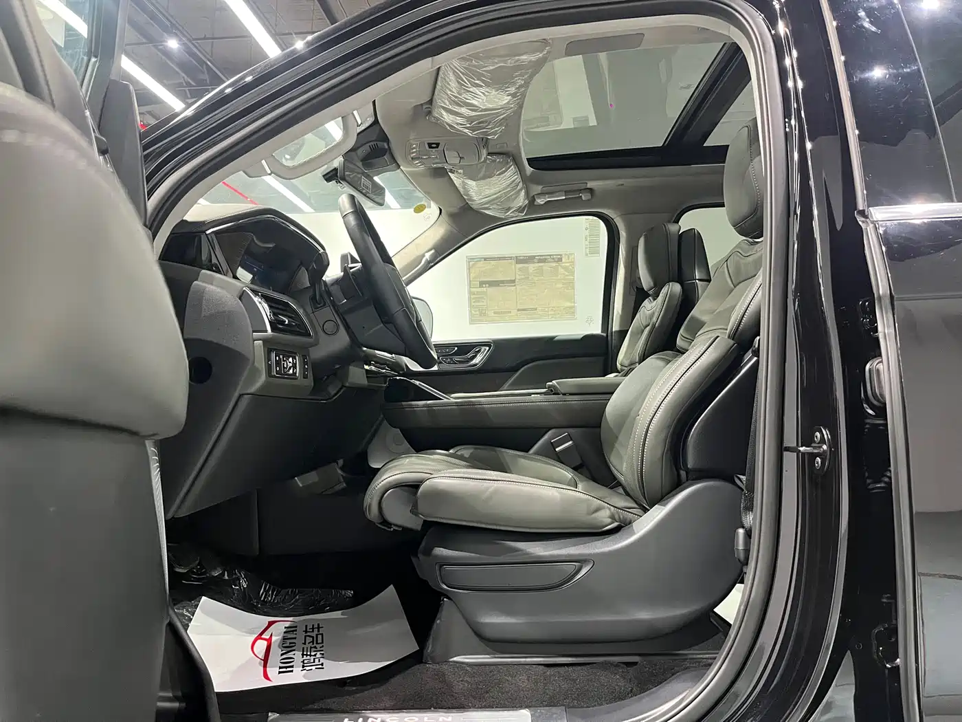 LINCOLN NAVIGATOR
