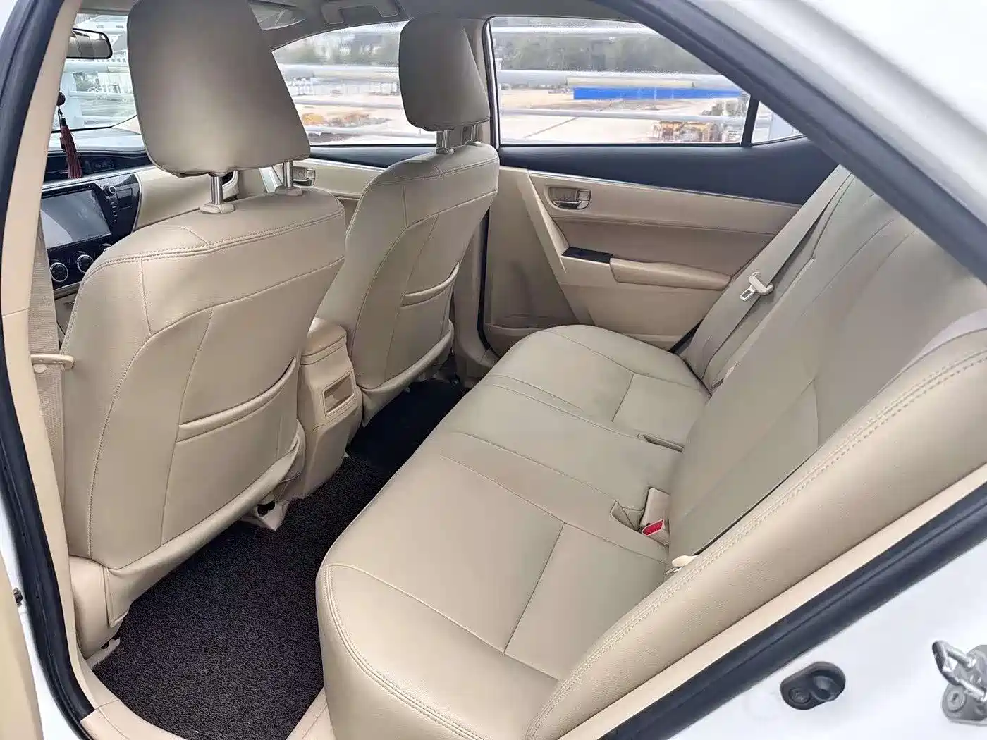 Toyota Corolla 2014 1.6L CVT GL фото 9