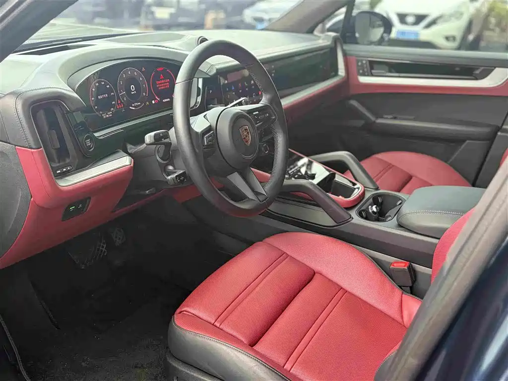 Photo 6 - Porsche Cayenne
