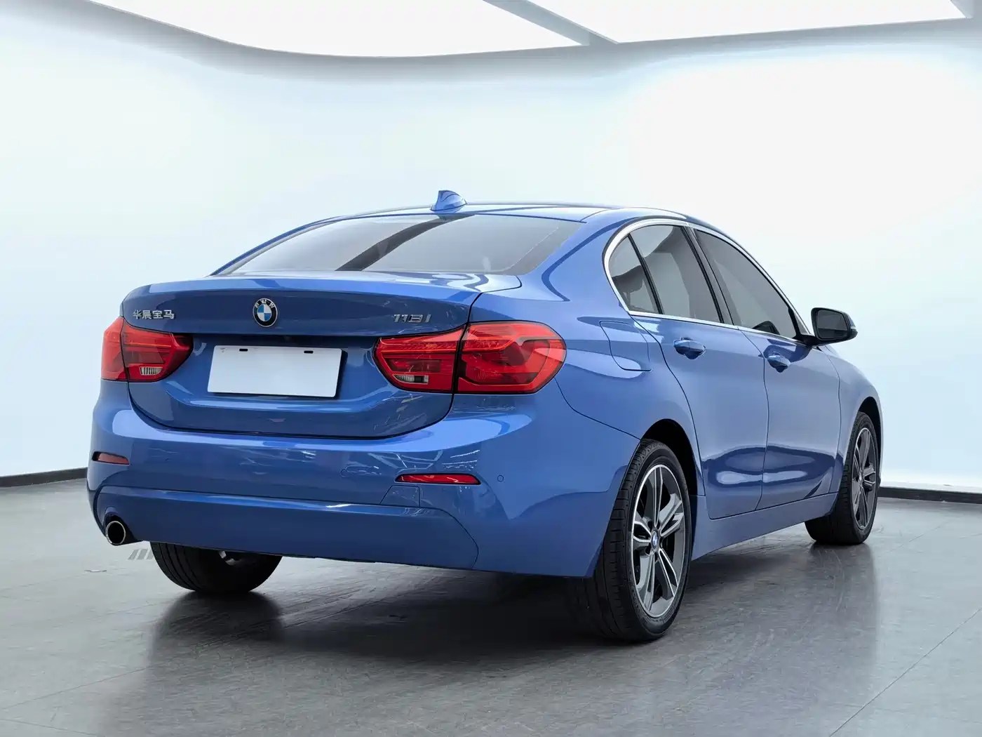 BMW 1 Series 2019 118i Fashion Edition фото 4
