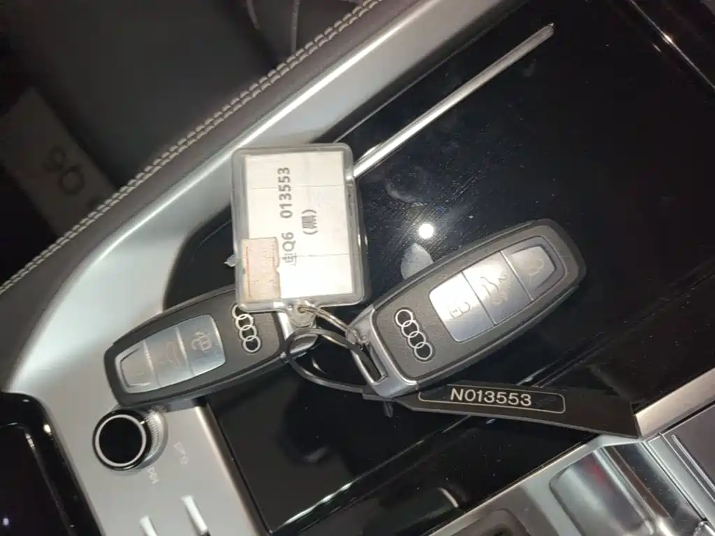 Audi Q6 2026 2024 50 TFSI quattro Xing Yun Flying Rider Package 6-seater