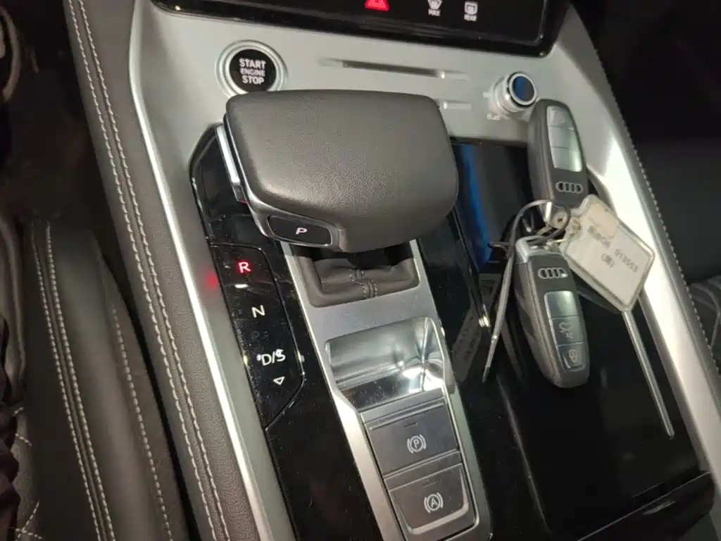 Audi Q6 2026 2024 50 TFSI quattro Xing Yun Flying Rider Package 6-seater