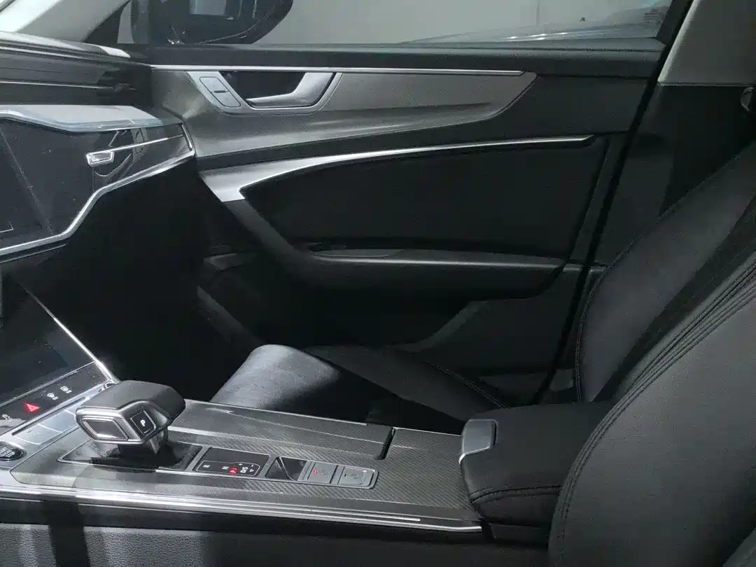 Audi A6L 2023 40 TFSI Luxury Elegance фото 15