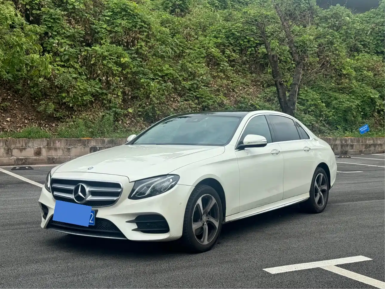 صورة 1 - Mercedes-Benz E-Class